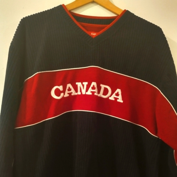 Canada Ribbed Fleece V-Neck Sweater - Unisex - Picture 3 of 13